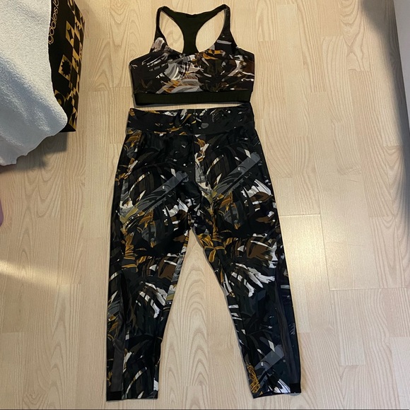 OYSHO Fitness Athletic Set (Leggings and Sports Bra) - Picture 1 of 8